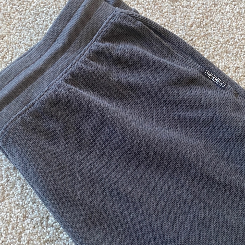 NWOT Eddie Bauer Men’s Grey Straight Leg Pants - Picture 9 of 9